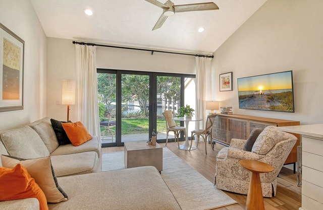 Classy 1/1 Condo Pond View in The Meadows