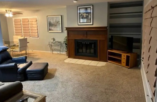 Classy-Quilted 3 Bedroom centrally located