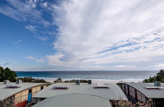 Claytons 8 | 3 bed, 2 bath, sensational views, no need for a car! Beachfront :)
