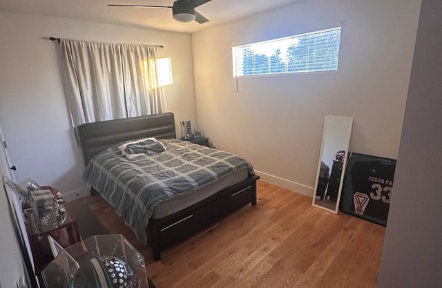 Clean room to rent in spacious house with AC and WiFi in lovely Austin