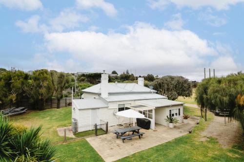 Clifftop Cottage at The Portsea Camp