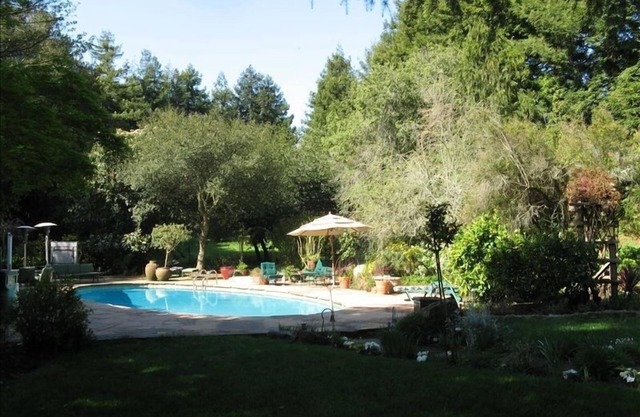 Close in Location with Incredible Views & Resort Like Feel!