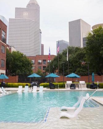 Close to Convention Center & Stadiums