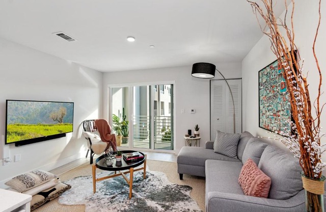 Cloud9 - Aventura at Aventura Village