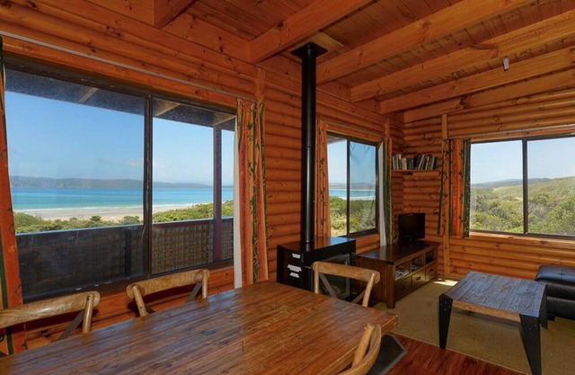 Cloudy Bay Cabin