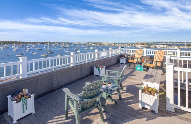 Club Wyndham Inn on Long Wharf