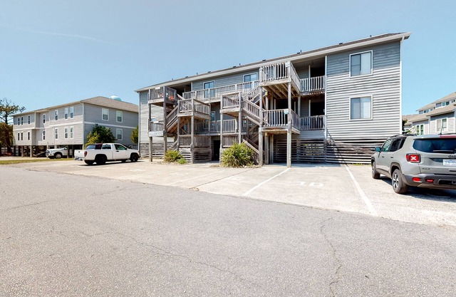 Coastal 2BR 2nd-Floor | Balcony