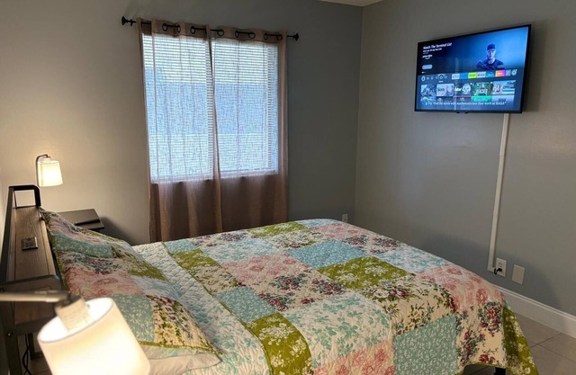 Coastal Breeze -2-bedroom apartment , in fabulous West Palm Beach