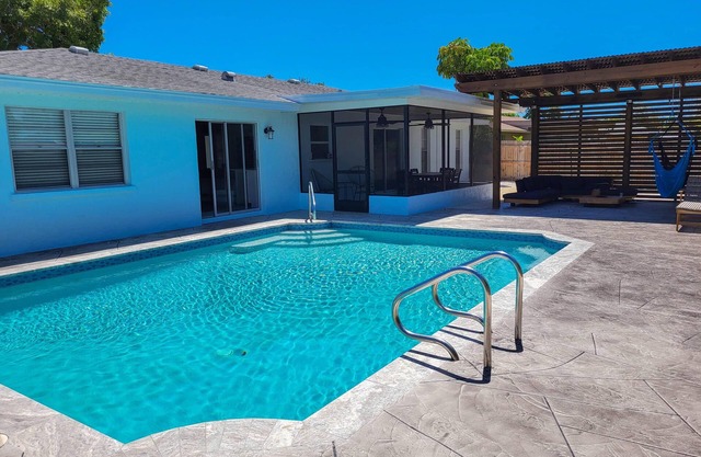 Coastal Home w/Heated Pool Near Anna Maria Island