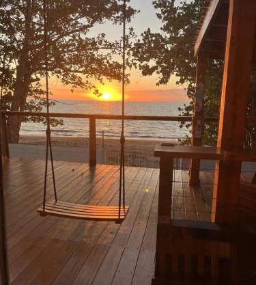 Coastal Oceanfront Hideaway w 3BR & Private Deck