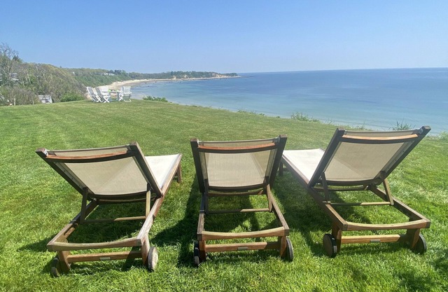 Coastal Serenity and Family Memories