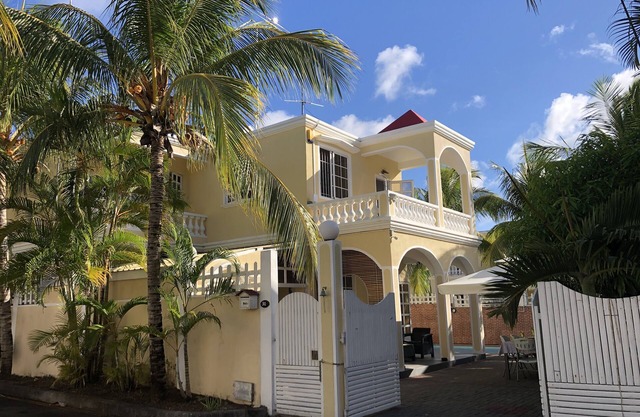 Coco Villa : a 10-minute ‘flip-flop’ ride from Pereybere beach