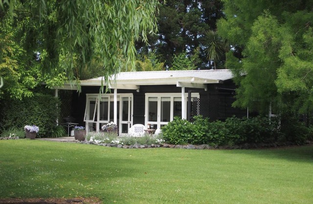 Columbus Cottage at 144 on Jones
