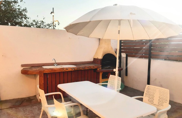 Complete house with terrace and barbecue with three bedrooms, three bathrooms.