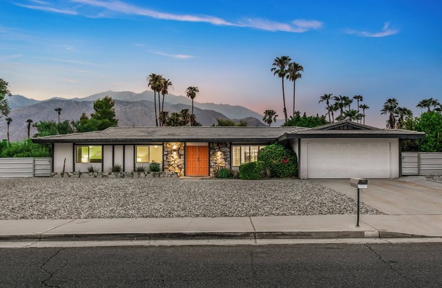 Come Fly With Me - Palm Springs