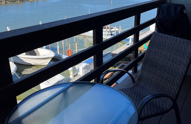 Come Sail Away Condo with Pool and Boat Slip