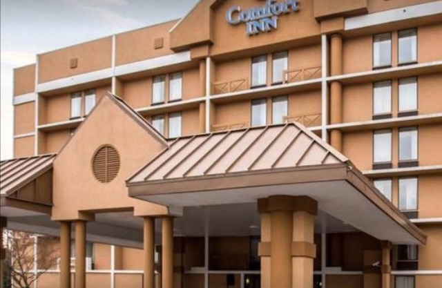 Comfort Inn NBA AllStar Hotel near light Rail to downtown