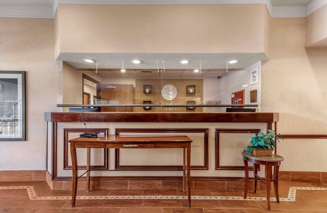 Comfort Inn & Suites Streetsboro - Kent