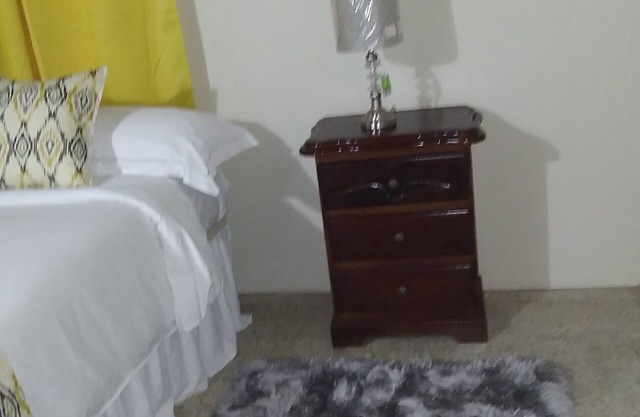 Comfortable 2-bedroom house in beautiful Montego Bay with AC, WiFi,Free parking.