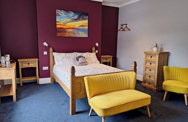 Comfortable and Spacious - Guest Room 7