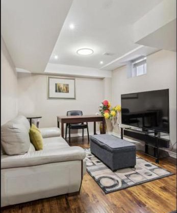 Comfortable & Cozy 2BR Hideaway Basement Appartment