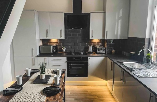Comfortable Home In Bolton