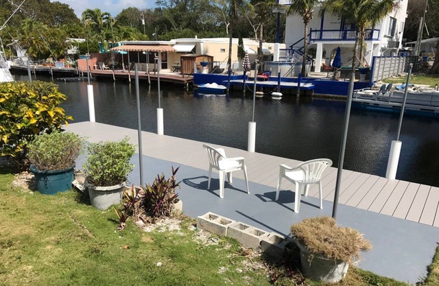Comfortable home on a canal w/new private dock and ramp!