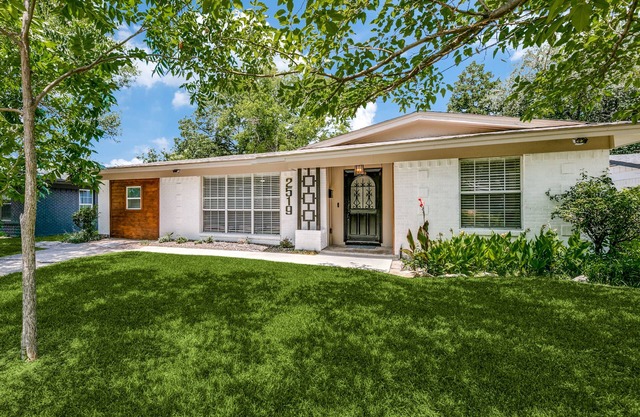 Comfortable, Inspiring & Renovated Family Home