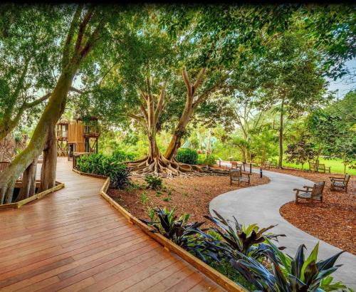 Comfortable Stay Near Golf Attractions Rm3 shared home