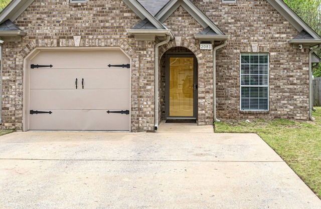 Comfortable two-bedroom conveniently located near attractions.