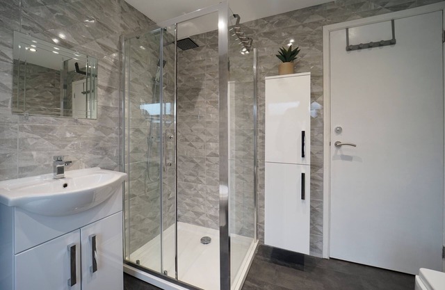 Comfortable Wetherby town house sleeps 9 perfect for families or larger groups