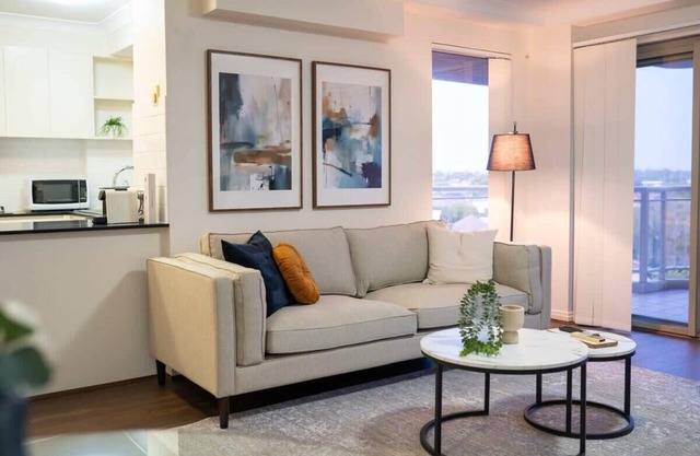 Comfy Maroubra Abode - Parking and District views