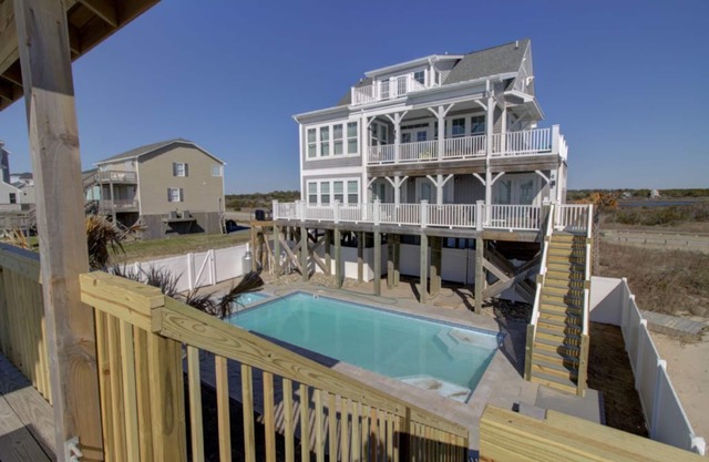 "Conch'd Out" Luxurious Oceanfront Home - PRIVATE POOL and ELEVATOR