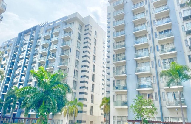 Condo Across Manila Airport near Resorts World with WIFI