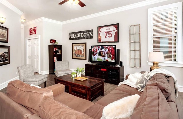 Condo Off Dickson - Walk to Dickson