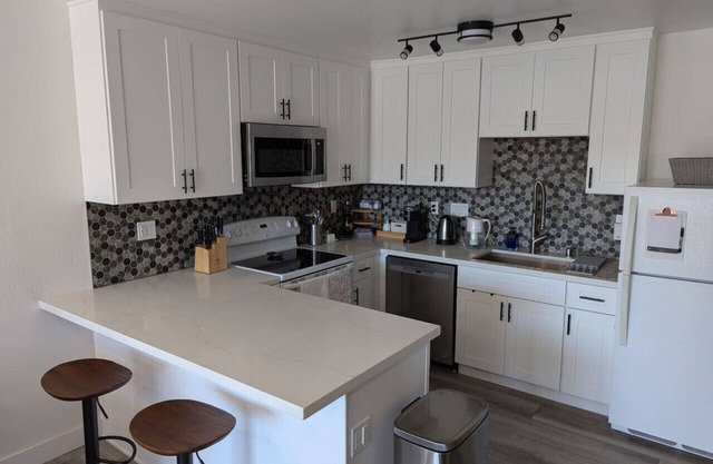 Condo with Pool + Secure Parking