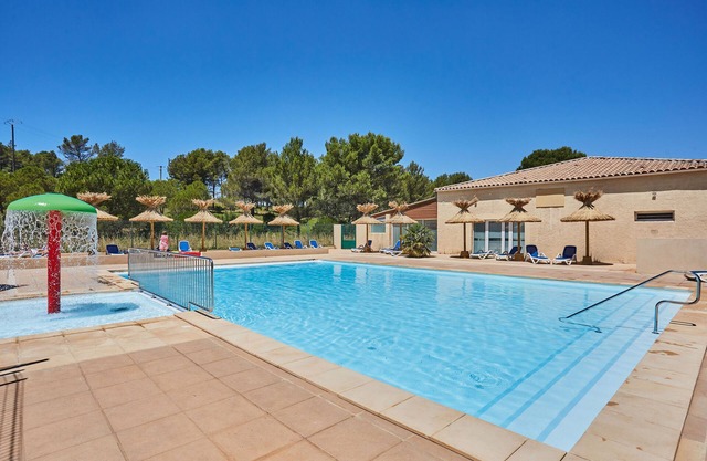 Confortable | Accès Piscine Extérieure