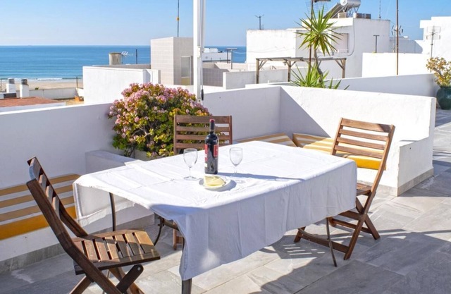 Conil town house with roof terrace and great sea view