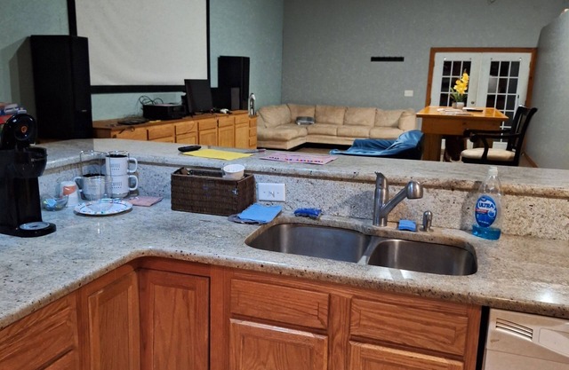 Connect with nature on private horse farm. Kid & Pet friendly