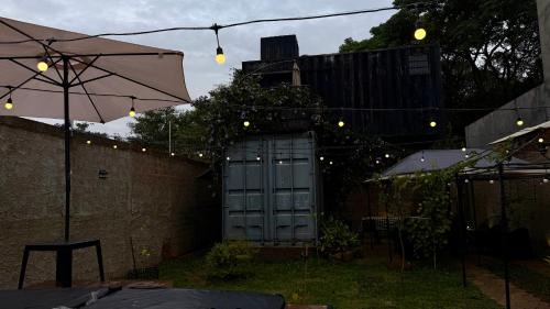 Container-Spa quente, projetor cine, lareira, churrasqueira-20km de Brotas