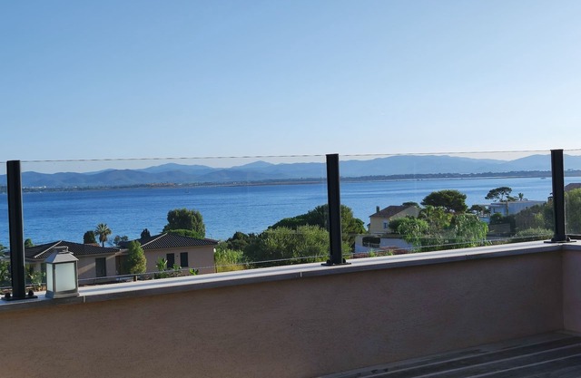 Contemporary villa with sea view