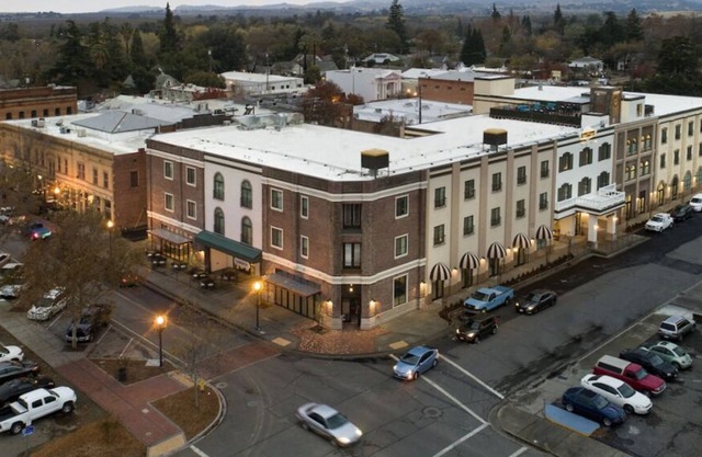 Convenient Stay in California! Pets Allowed, Parking, Near Northwest Park