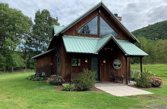 Cooperstown/Oneonta Getaway! Chalet- Old World Village