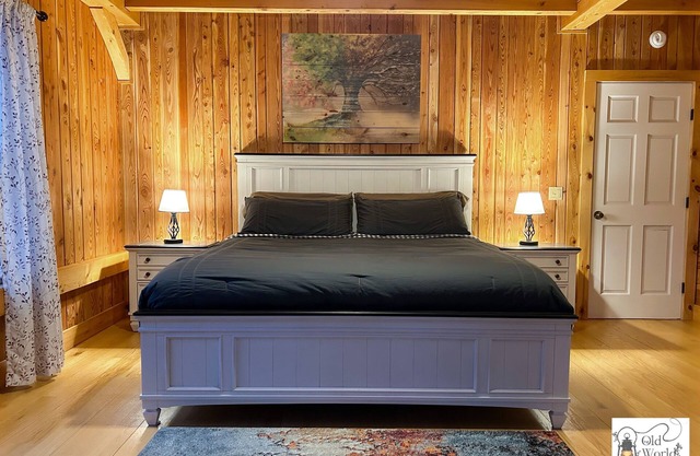 Cooperstown/Oneonta- Sunset Lodge at Old World Village