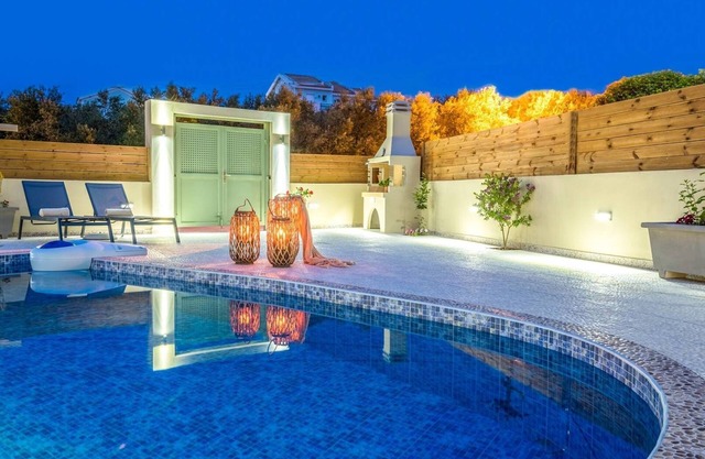 CORAL VILLA with private pool at 100 m from the sea