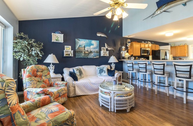 Cormorant Beach House minutes from the cape may beaches Dog allowed max2 no Cats