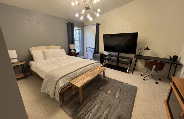 Cosmopolitan Oliven Minutes away from Cibola National Forest