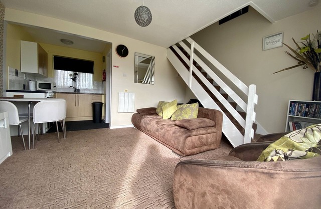 Cosy and Comfortable Holiday Chalet 10 minutes walk to the beach, Norfolk