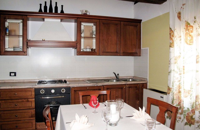 Cosy apartment for 4 guests with A/C, WIFI, TV, terrace, pets allowed and parking
