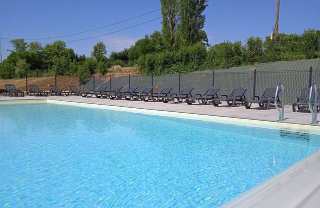 Cosy apartment in villa for 6 guests with pool, internet, TV, terrace, pets allowed and parking